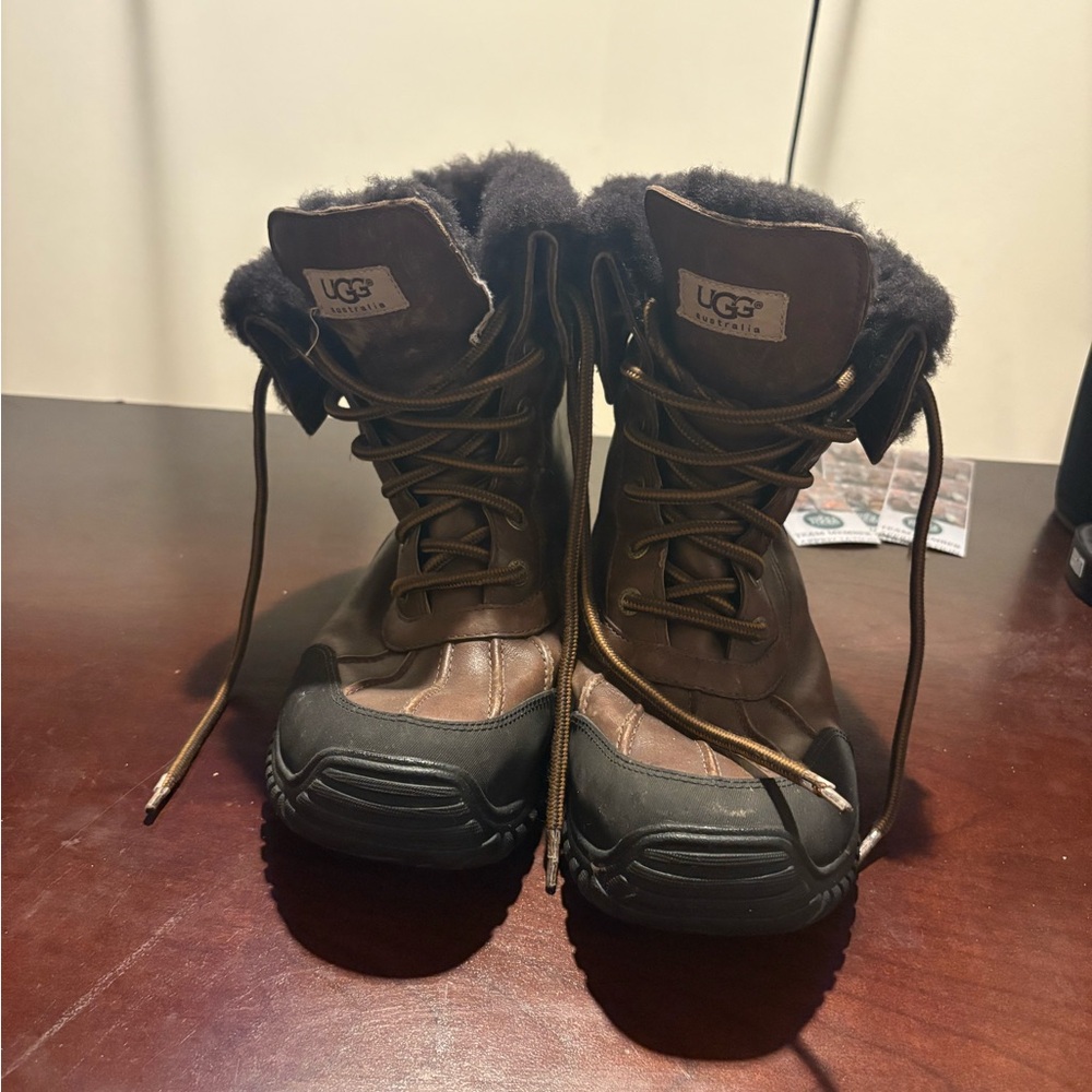 UGG SNOW BOOTS